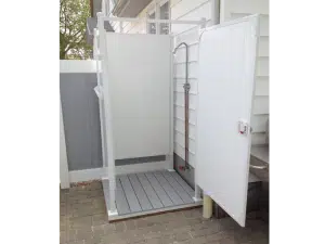 single-outdoor-shower