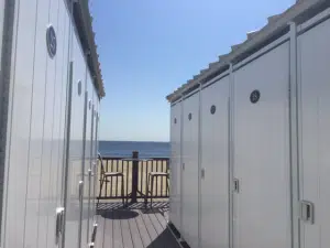 commercial-locker-enclosures-by-beach